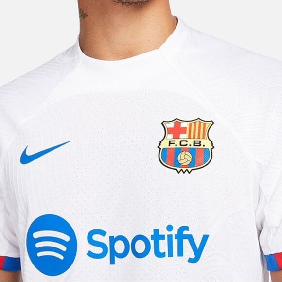 Nike Barcelona Soccer Jersey (Away 23/24) White L NWT - Picture 2 of 7